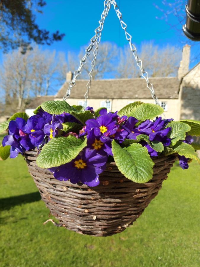 Thames Head Wharf - Historic Cotswold Cottage With Stunning Countryside Views サイレンセスター エクステリア 写真